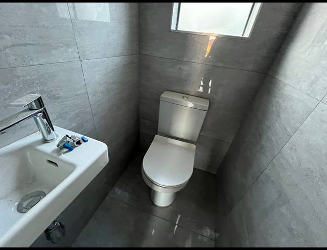 4 BEDROOM TOWNHOUSE FOR SALE IN STERPARK